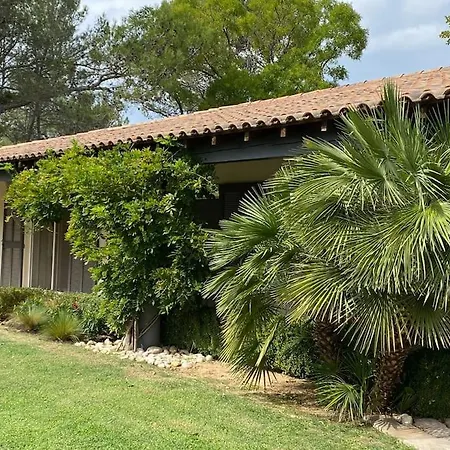 Neptune Romaine Villa